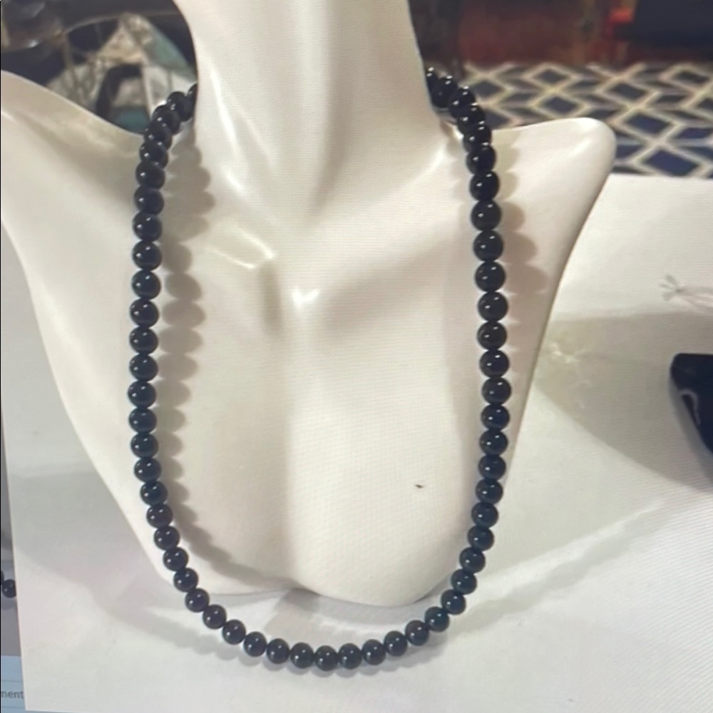 Elegant Black Beaded Necklace